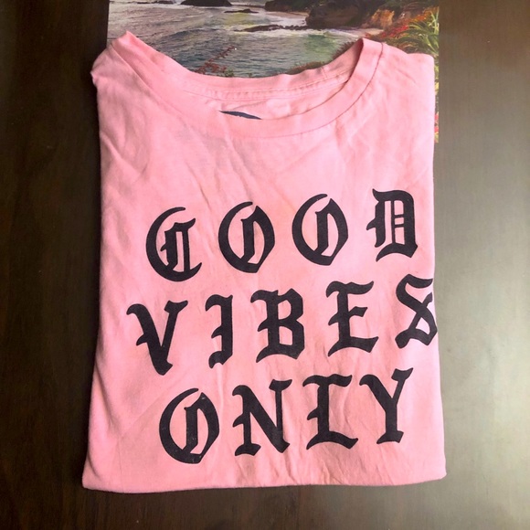 Good Vibes Only t-shirt - Picture 1 of 2